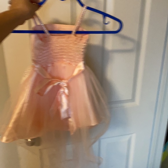 Beautiful dress for a 1 year old - Picture 2 of 4